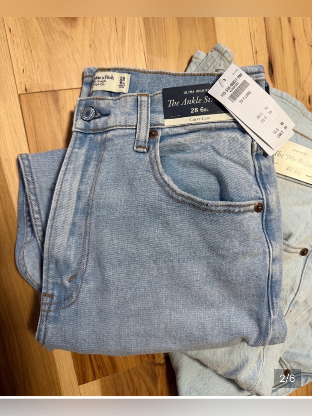 Abercrombie & Fitch “The Ankle Straight” Light Wash 28/6 Long